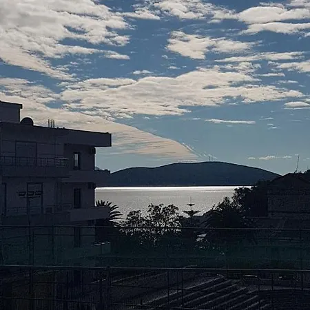 게스트하우스 Aralis Sarandë